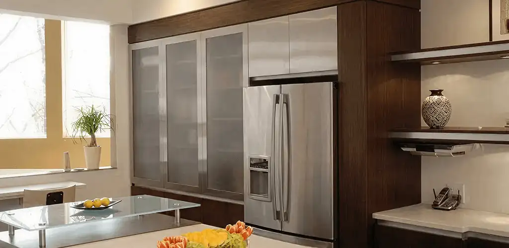 Cabinet door replacement and modern kitchen cabinet upgrade in Hialeah, FL